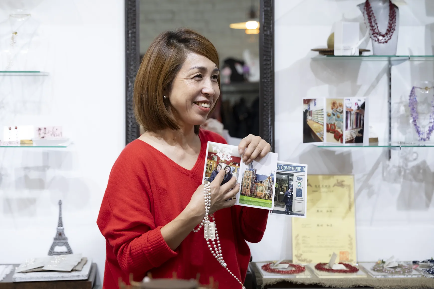 ベルギーの香りを編み込んで紡ぐ。手作りのアクセサリーと、マダムたちの憩いのサロン